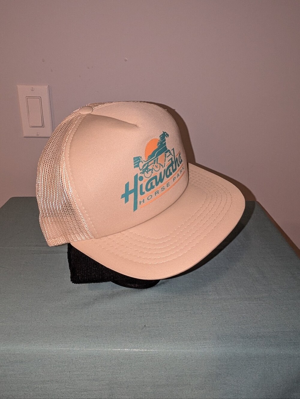 Vintage Hiawatha Horse Park Sarnia Ontario Beige Trucker Hat